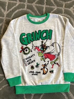 NEW Grinch kids size 8 - How the Grinch Stole Christmas sweatshirt